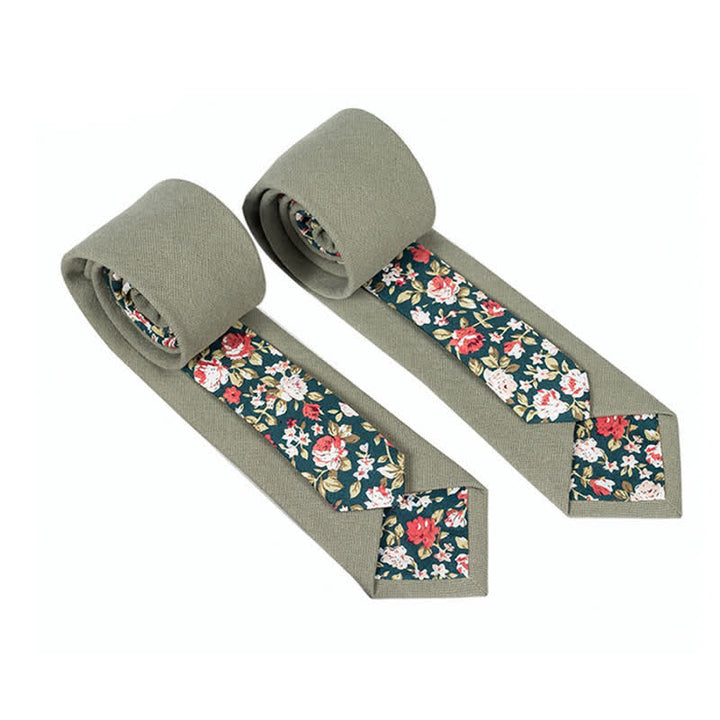 Cravatta da uomo con motivo patchwork floreale a quadri