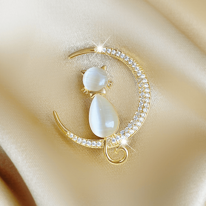 Spilla da donna a forma di gattino con luna e menisco - image 5