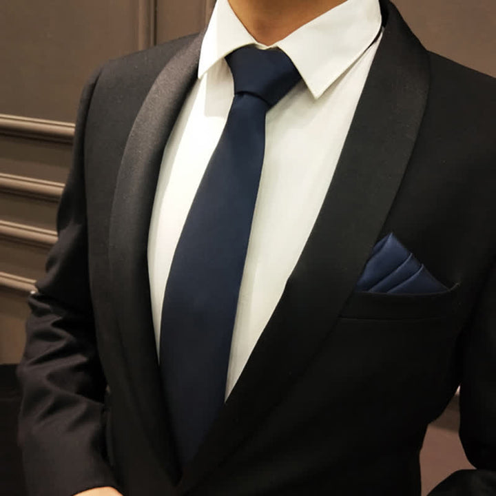 Cravatta da uomo blu navy con motivo a fiori