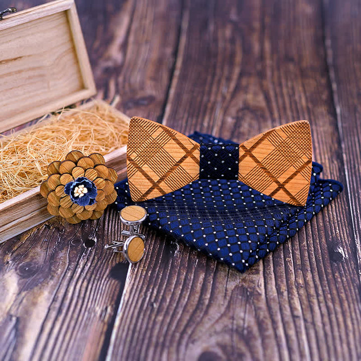 Set di 4 papillon in legno intagliato a quadri da uomo
