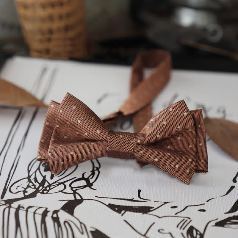Papillon a righe con pois alla moda da uomo