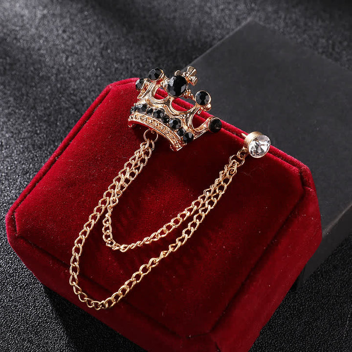 Spilla da uomo con catena a corona retrò e strass
