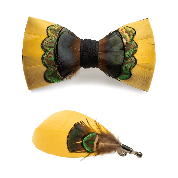 Papillon con piume di pavone giallo brillante e verde per bambini con spilla da bavero
