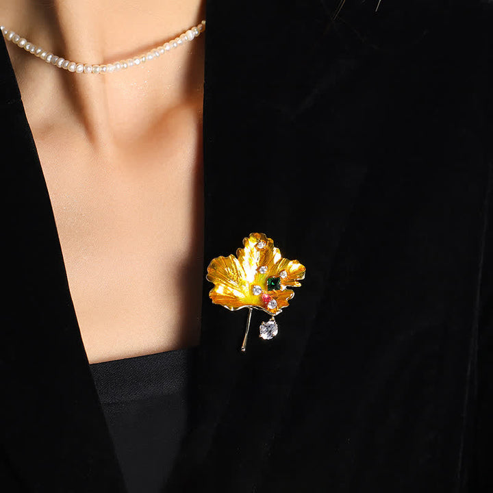Spilla da donna con foglia d'acero in oro