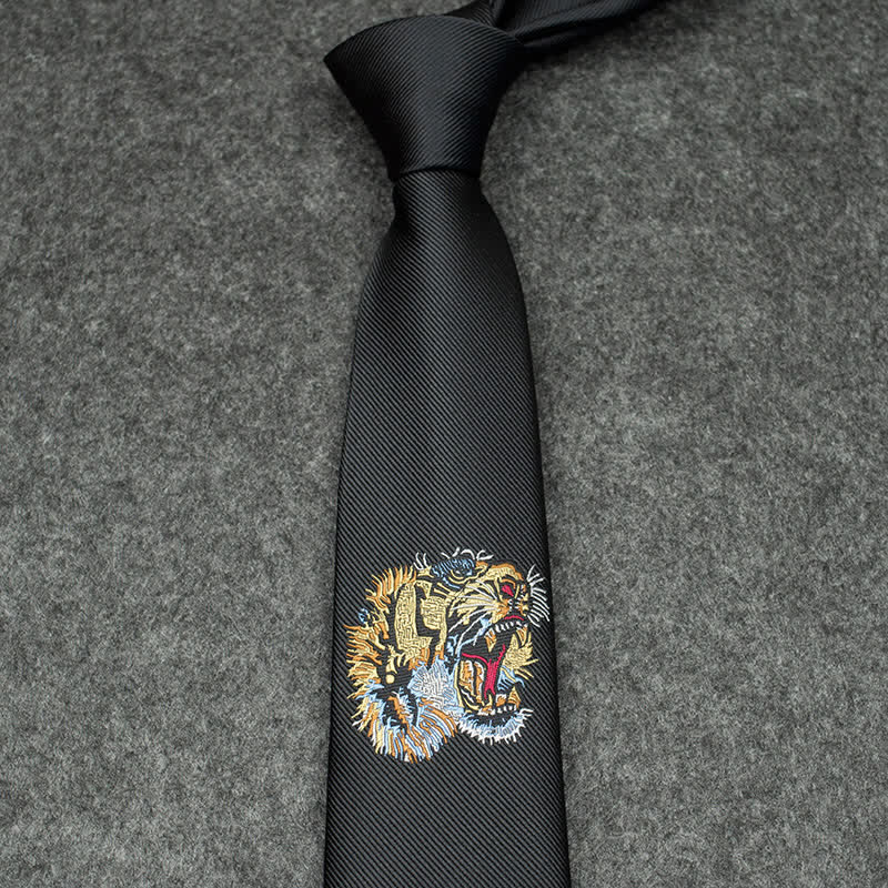 Cravatta da uomo con ricamo nero a forma di tigre - image 1
