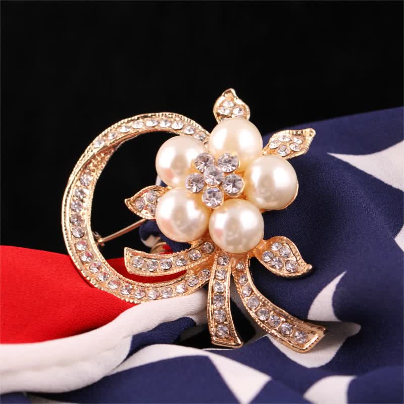 Spilla da donna con ghirlanda di perle e strass
