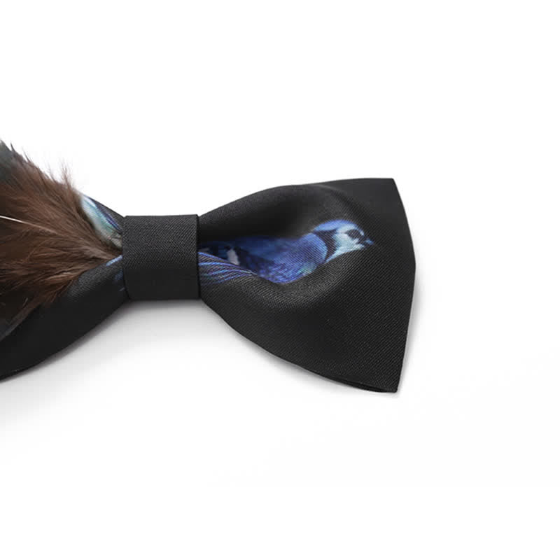 Papillon con piume di gazza blu e nero