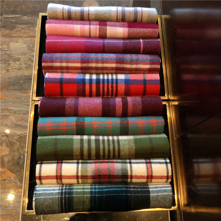 Sciarpa scozzese calda e grande unisex in agnello di Edimburgo - image 4