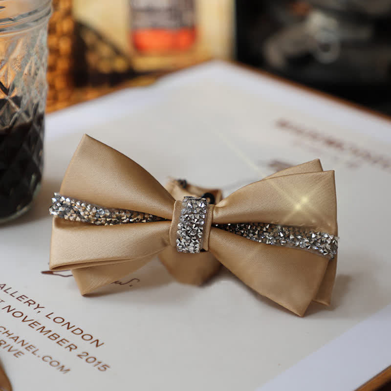 Set da uomo con papillon e fazzoletto da taschino in raso con strass scintillanti