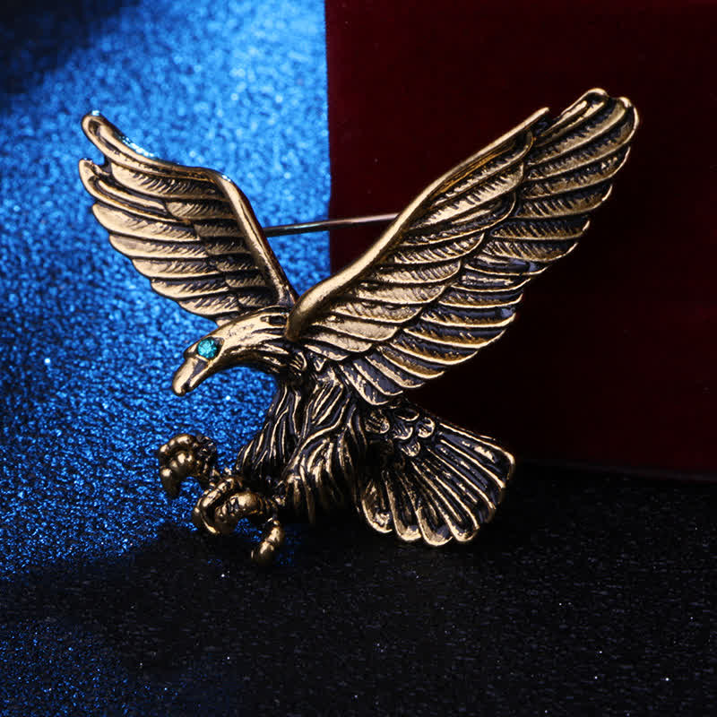 Spilla da uomo con occhio verde di falco calvo - Oro antico - image 2