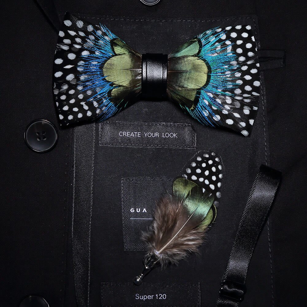 Papillon con piume a pois verdi e blu per bambini con spilla da bavero - Adulto - image 2