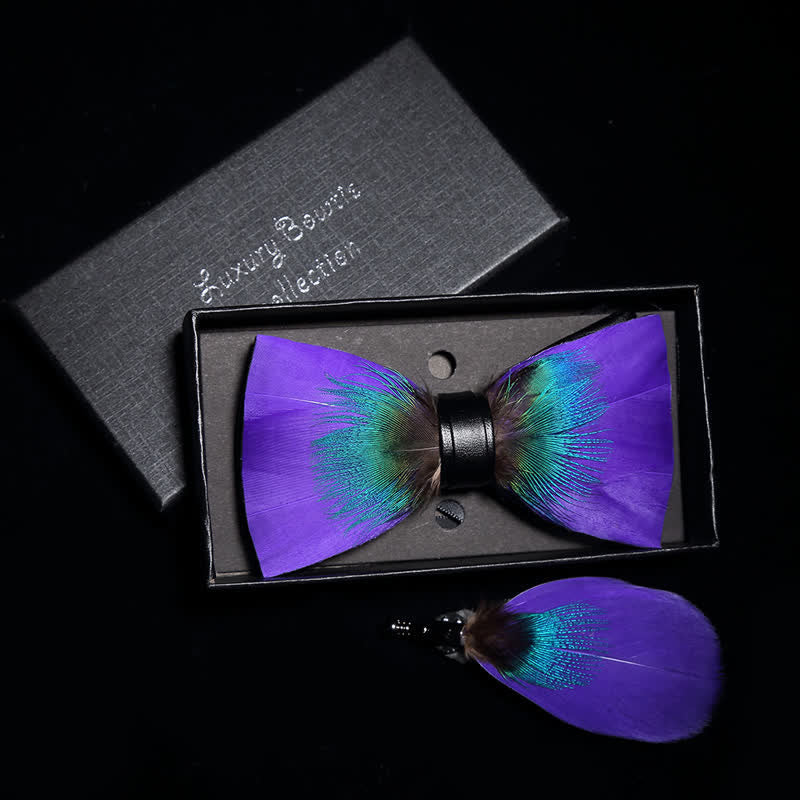 Papillon con piume viola e verde acqua con spilla da bavero - image 1