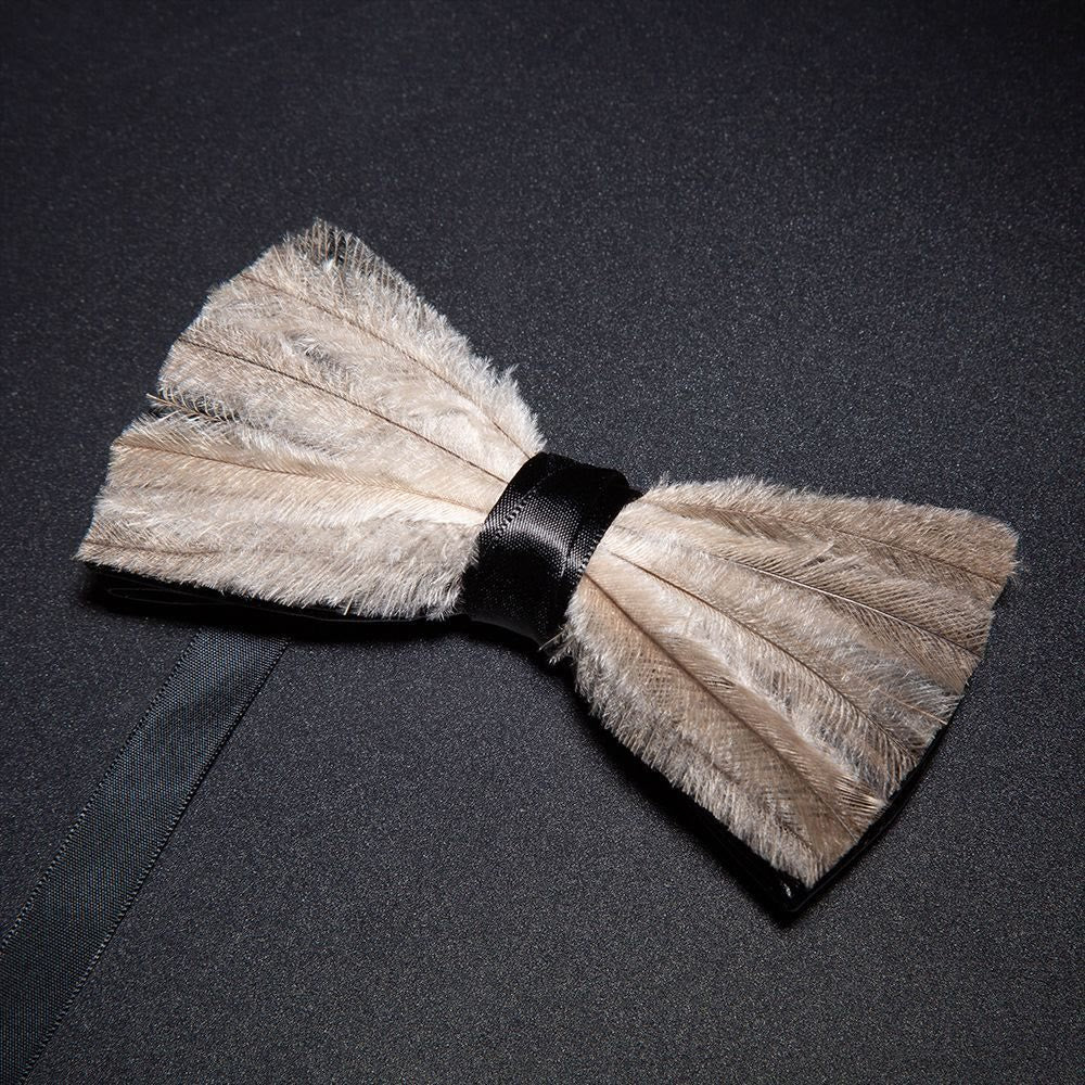 Papillon con piuma della pace marrone e grigio con spilla da bavero - image 1