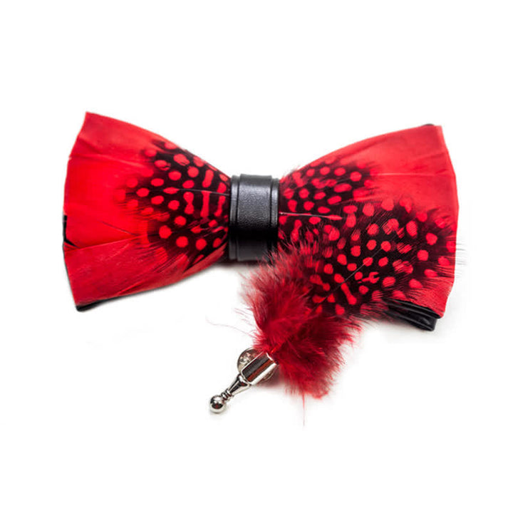 Papillon con piume di fringuello rosse e nere con spilla da bavero - image 6