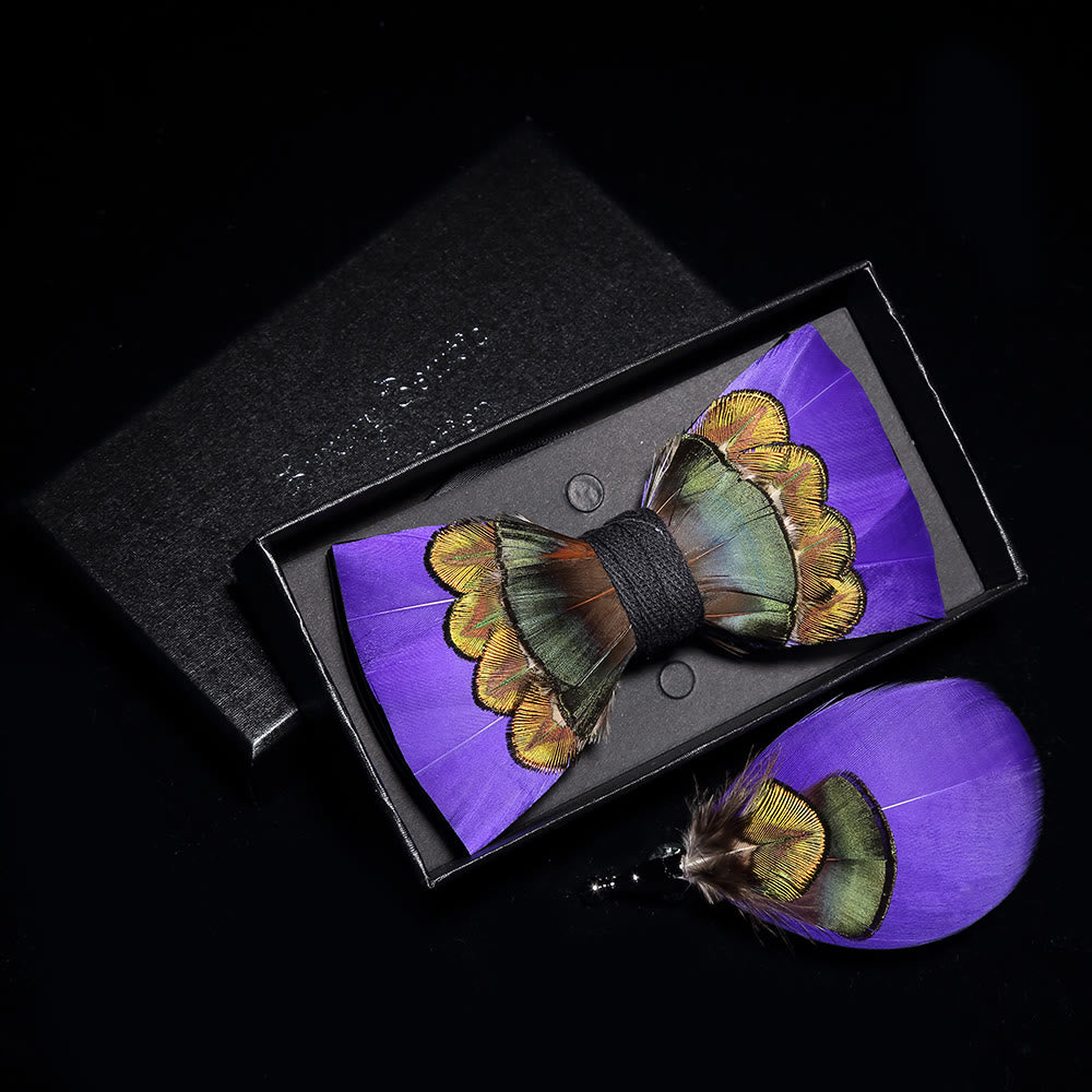 Papillon con piume reali viola e verdi con spilla da bavero - image 3