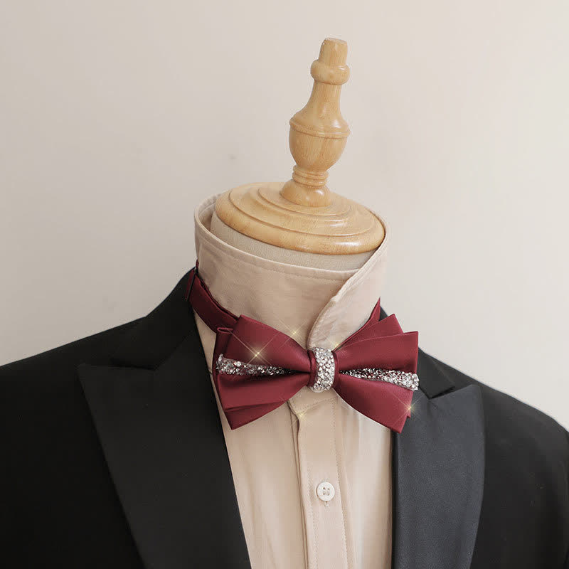 Set da uomo con papillon e fazzoletto da taschino in raso con strass scintillanti