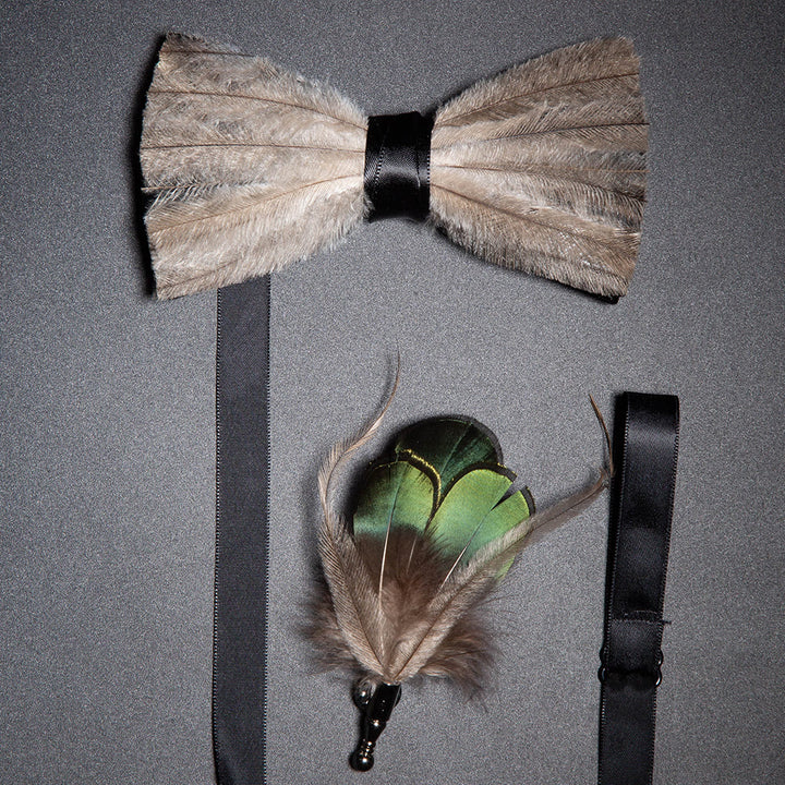 Papillon con piuma della pace marrone e grigio con spilla da bavero - image 0