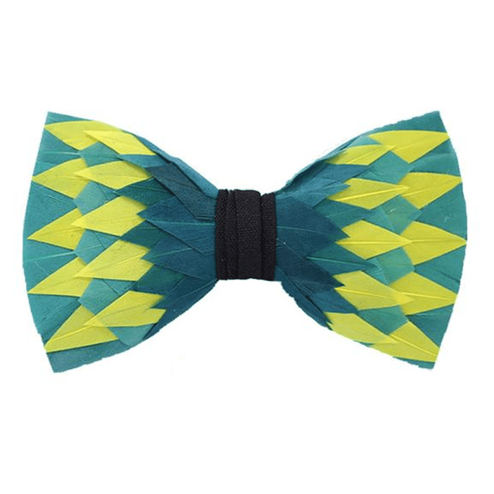 Papillon con piume elettriche verdi e gialle