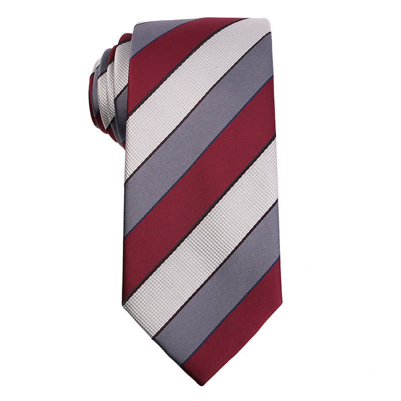Cravatta elegante a righe da uomo