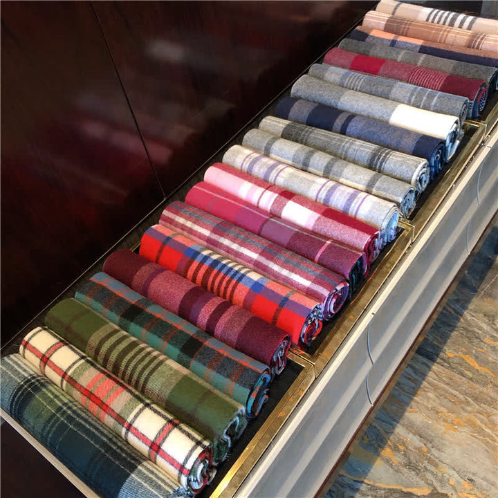 Sciarpa scozzese calda e grande unisex in agnello di Edimburgo - image 5