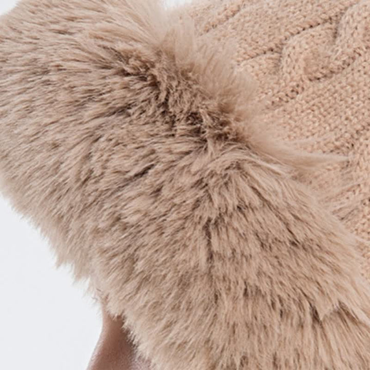 Cappello lavorato a maglia caldo e spesso con pompon tripli da donna
