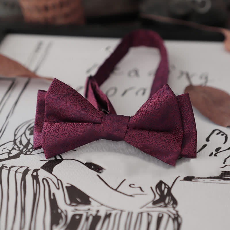 Papillon a righe con pois alla moda da uomo