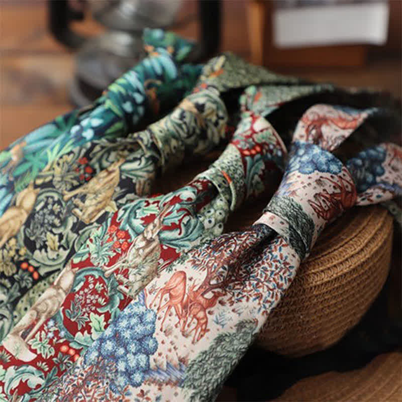Cravatta floreale vintage da uomo con animali della foresta