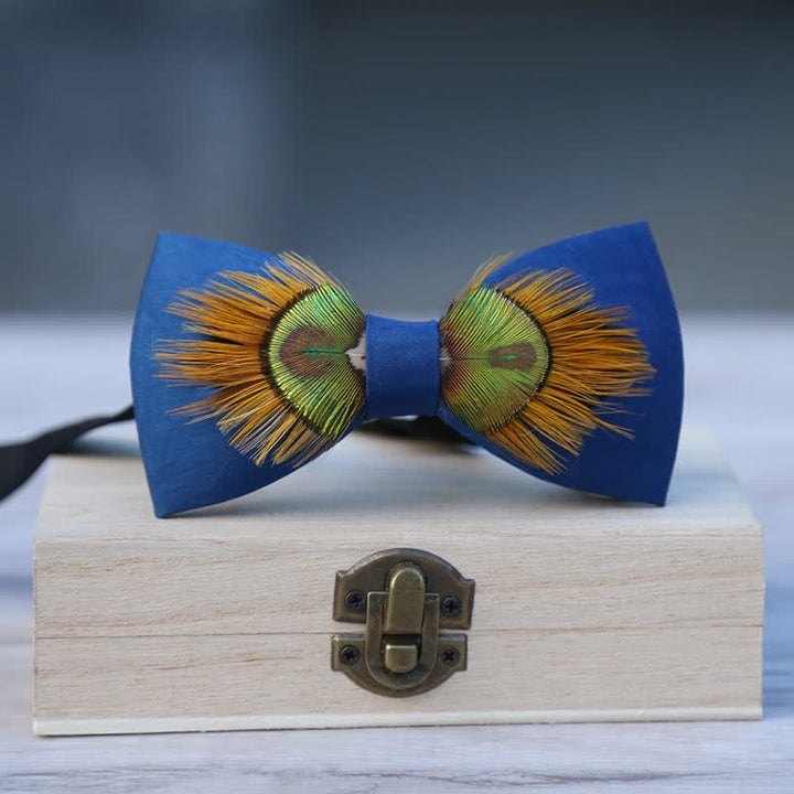 Papillon con piume di pavone maestose blu e gialle
