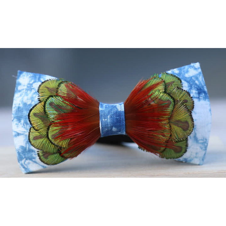 Papillon con piume colorate tie-dye blu ceruleo