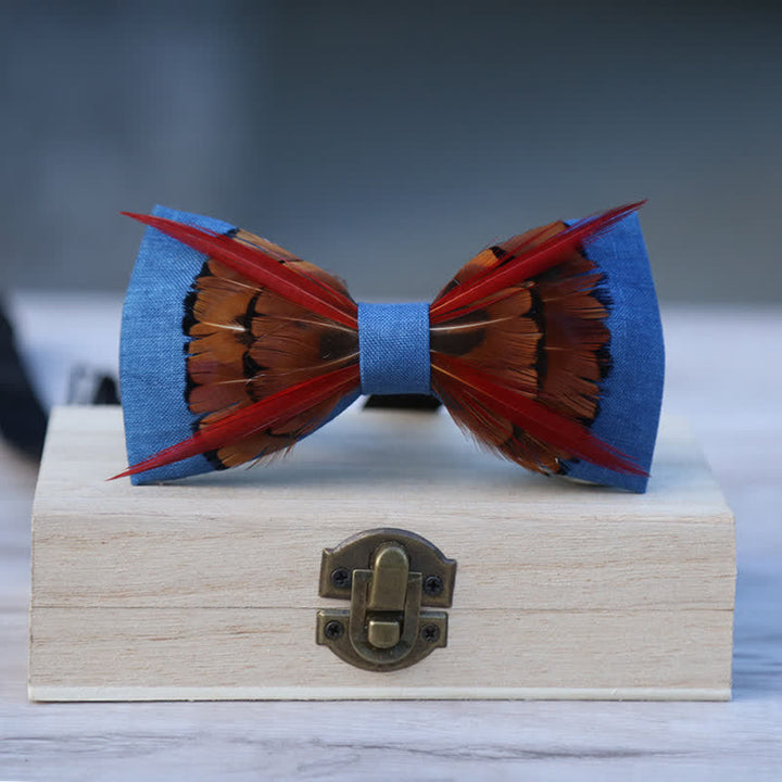 Papillon con piume rosse intersecate di fagiano marrone