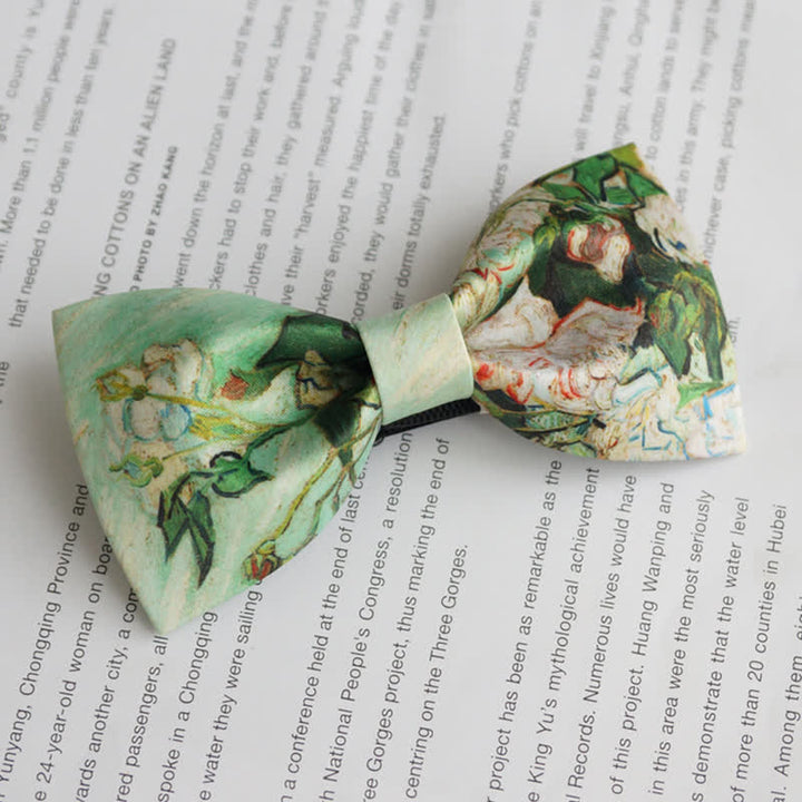 Papillon floreale da uomo con rose bianche e verde chiaro