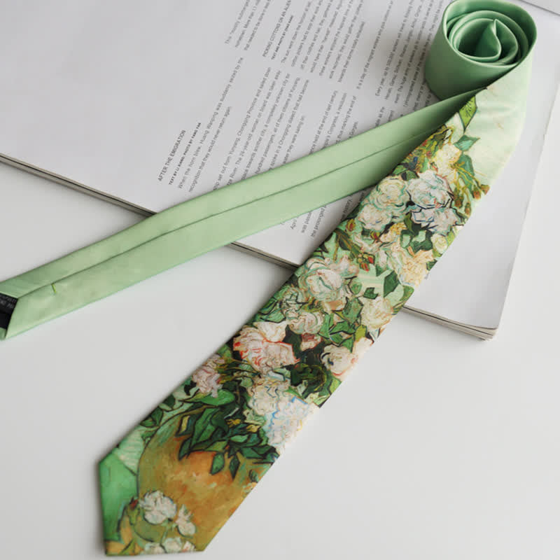Cravatta floreale da uomo con rose bianche e verde chiaro