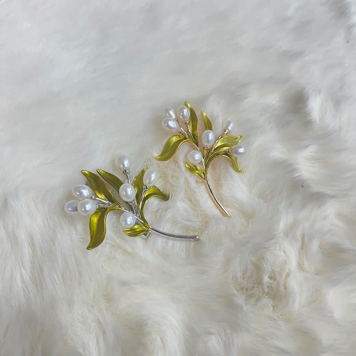 Spilla da donna con ramo d'ulivo in perle naturali