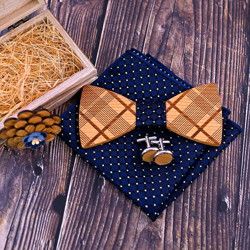 Set di 4 papillon in legno intagliato a quadri da uomo