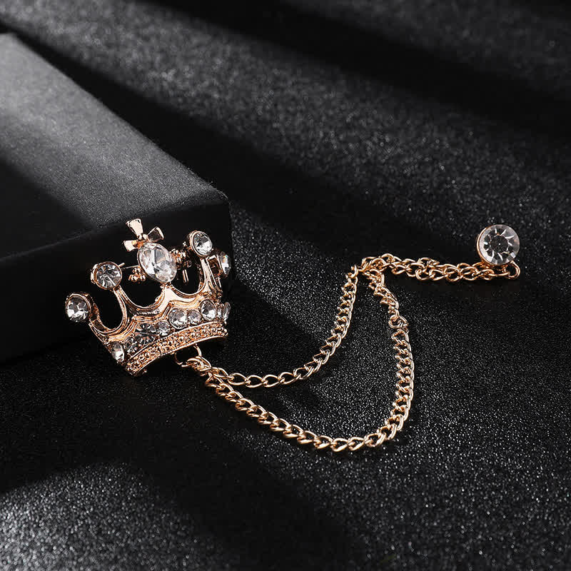 Spilla da uomo con catena a corona retrò e strass