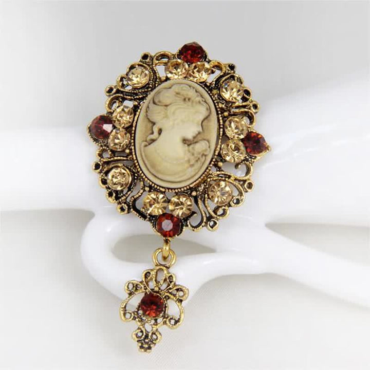 Spilla vittoriana con cammeo da donna