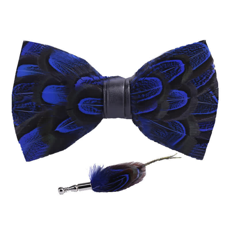 Papillon con piume di pavone blu notte e nero con spilla da bavero