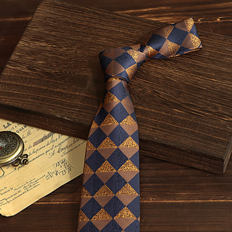Cravatta da uomo a quadri color oro rustico e blu navy