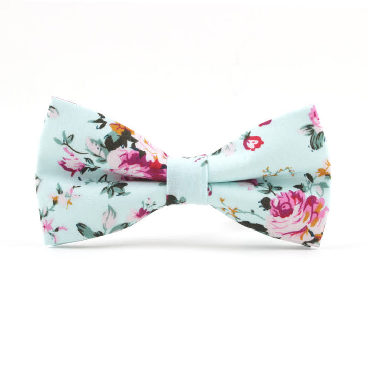 Papillon floreale con foglie di rosa tinto da uomo