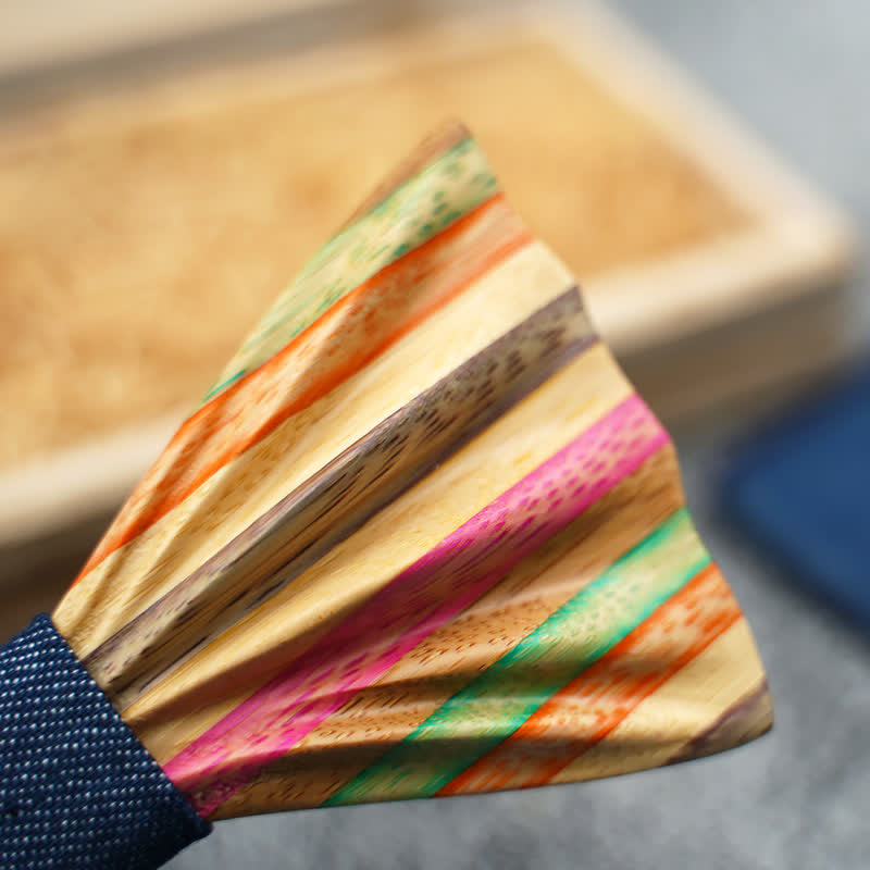 Set di 2 papillon in legno con effetto arricciato arcobaleno da uomo