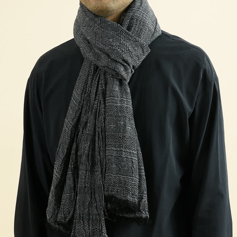 Sciarpa da uomo versatile con bordo grezzo a quadri a rombi - Nero - image 4