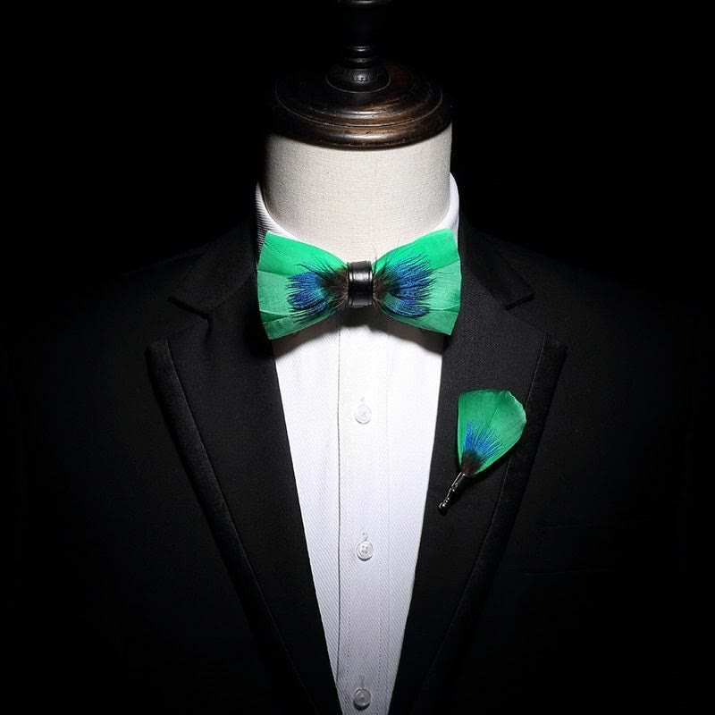 Papillon con piume blu e verde con spilla da bavero - image 2