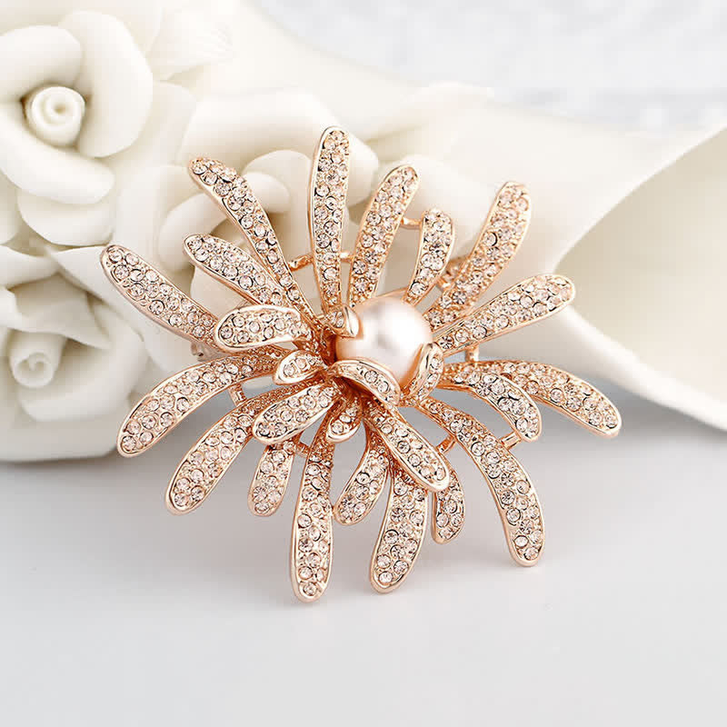 Spilla floreale in corallo da donna con perle