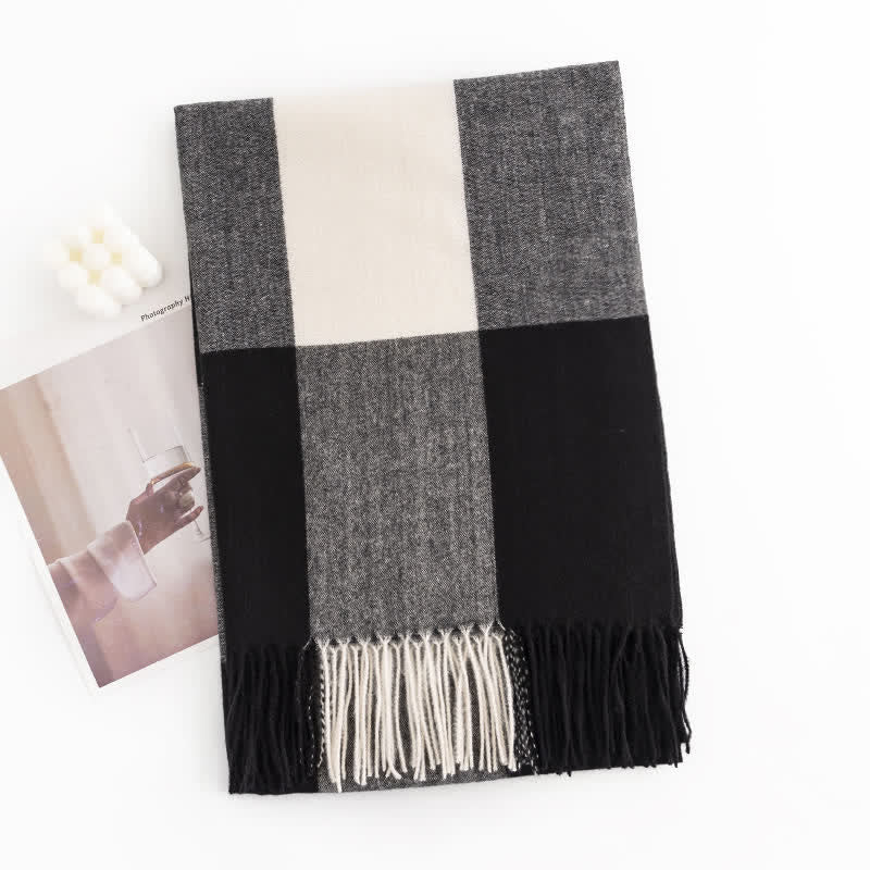 Sciarpa con nappe a quadri e scialle caldo da donna - Nero - image 13