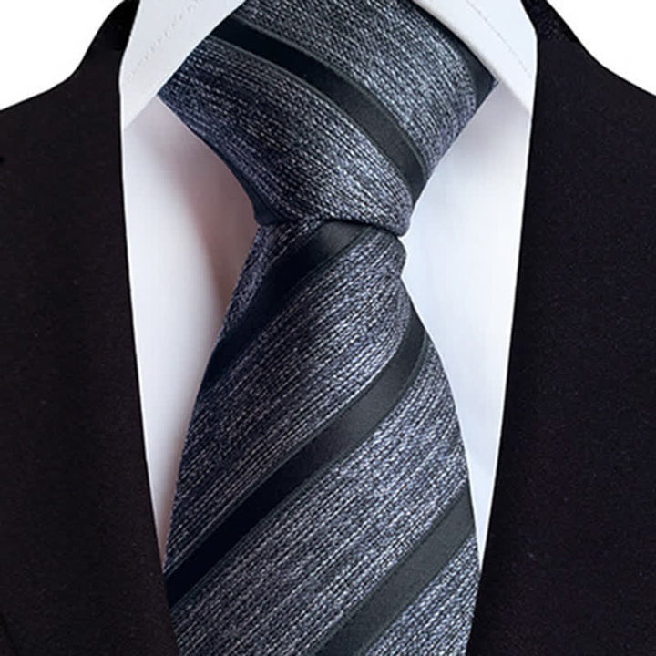 Cravatta classica a righe sottili da uomo