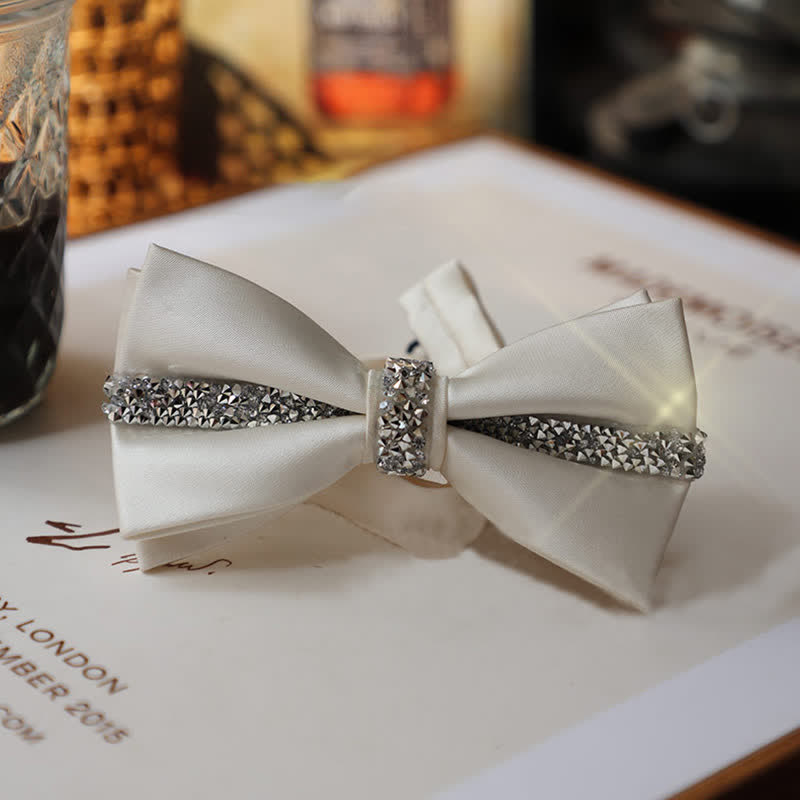 Set da uomo con papillon e fazzoletto da taschino in raso con strass scintillanti