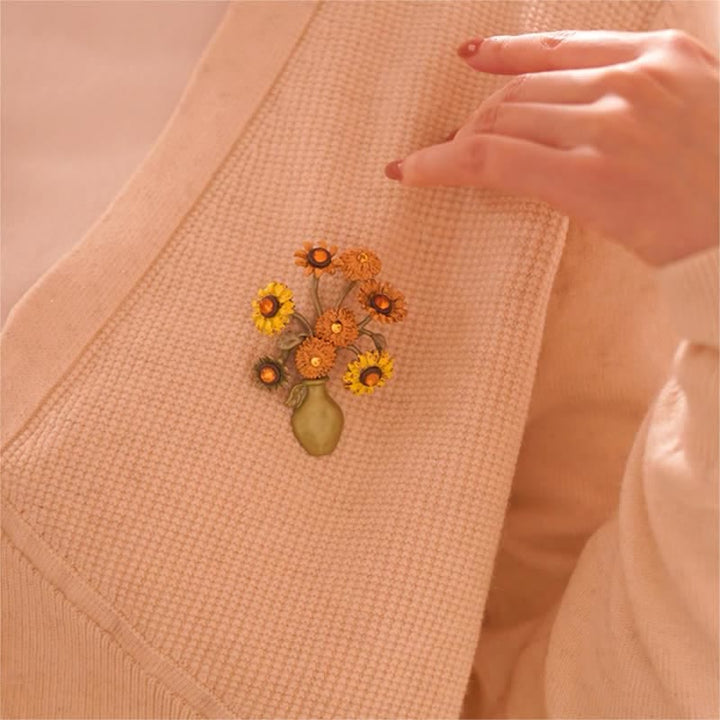 Spilla da donna a forma di vaso di girasole in smalto