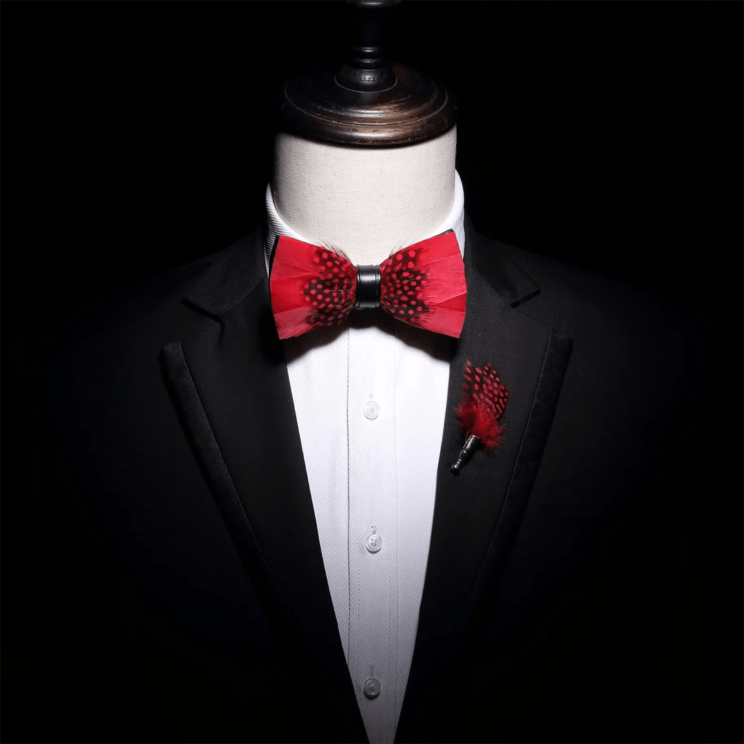 Papillon con piume di fringuello rosso e nero per bambini con spilla da bavero - image 4